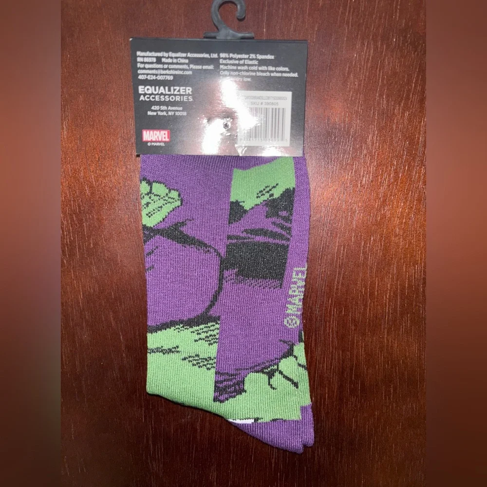 THE INCREDIBLE HULK NOVELTY CREW SOCKS NWT MEN’S SHOE SIZE 9-13